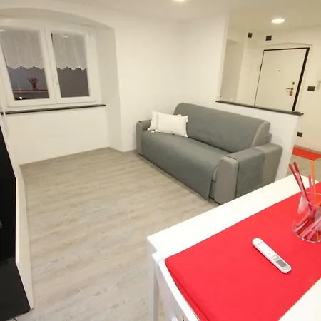 Apartment Inside Zena Genua
